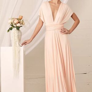 NWT LULUS blush maxi gown women’s small bridesmaid